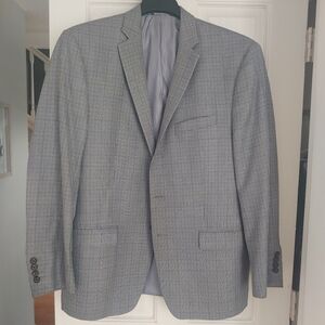 Ralph Lauren Gray Blazer with Notch Lapels and Modern Fit